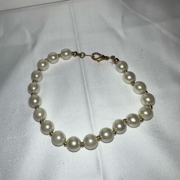 Vintage Hand Strung Faux Pearl Bracelet - Picture 1 of 8